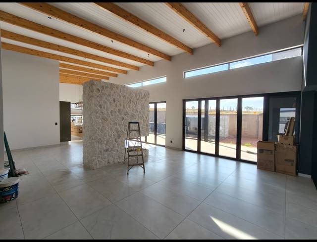 3 BEDROOM FREEHOLD FOR SALE IN CASHAN